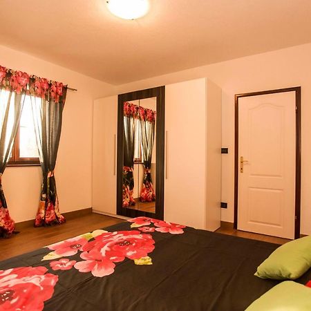 Holiday House Alex روفينج المظهر الخارجي الصورة