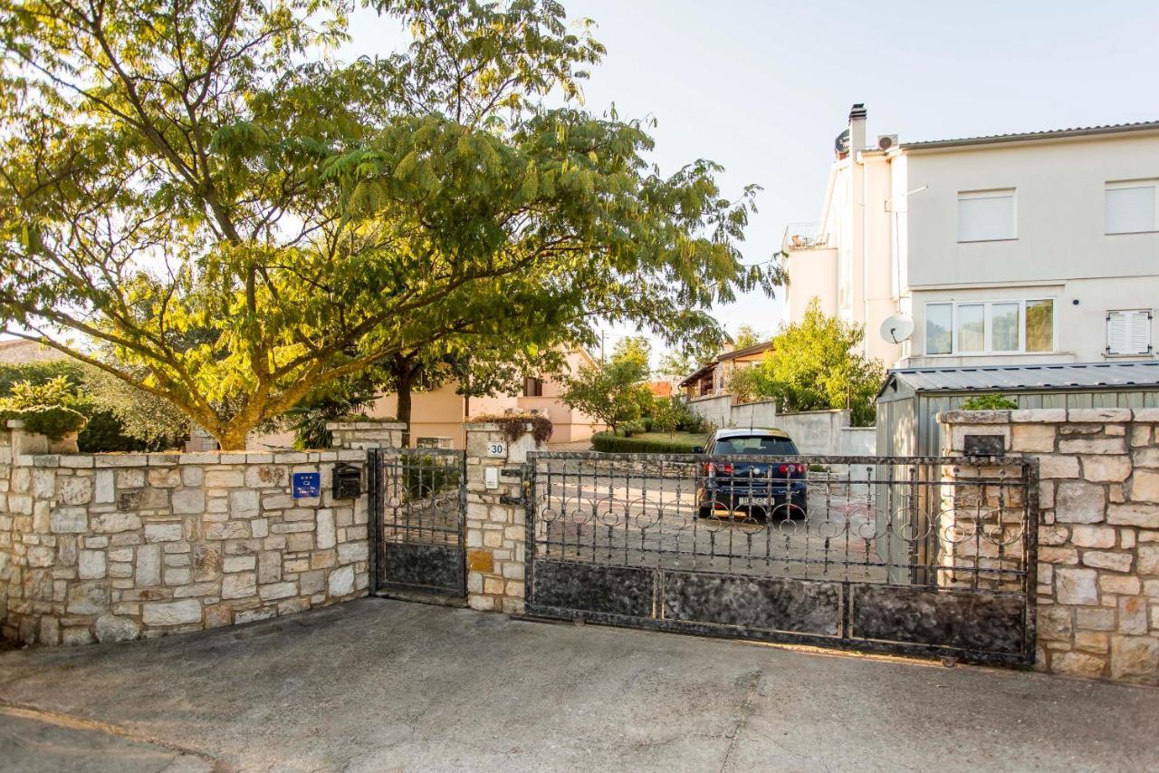 Holiday House Alex روفينج المظهر الخارجي الصورة
