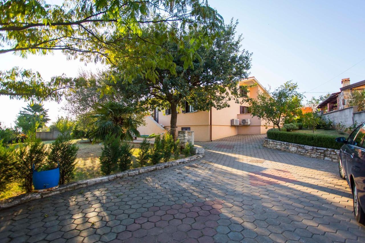 Holiday House Alex روفينج المظهر الخارجي الصورة
