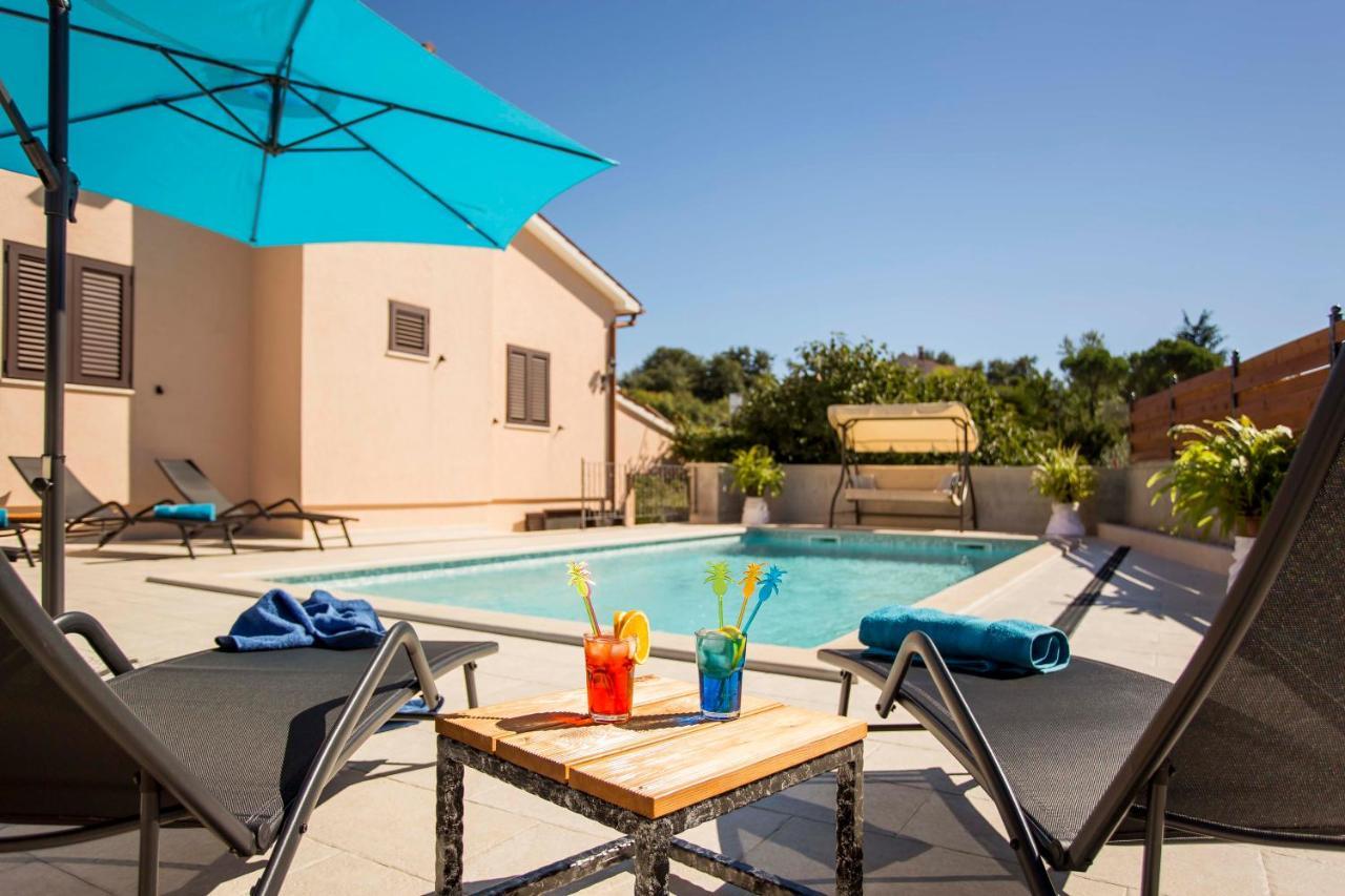 Holiday House Alex روفينج المظهر الخارجي الصورة