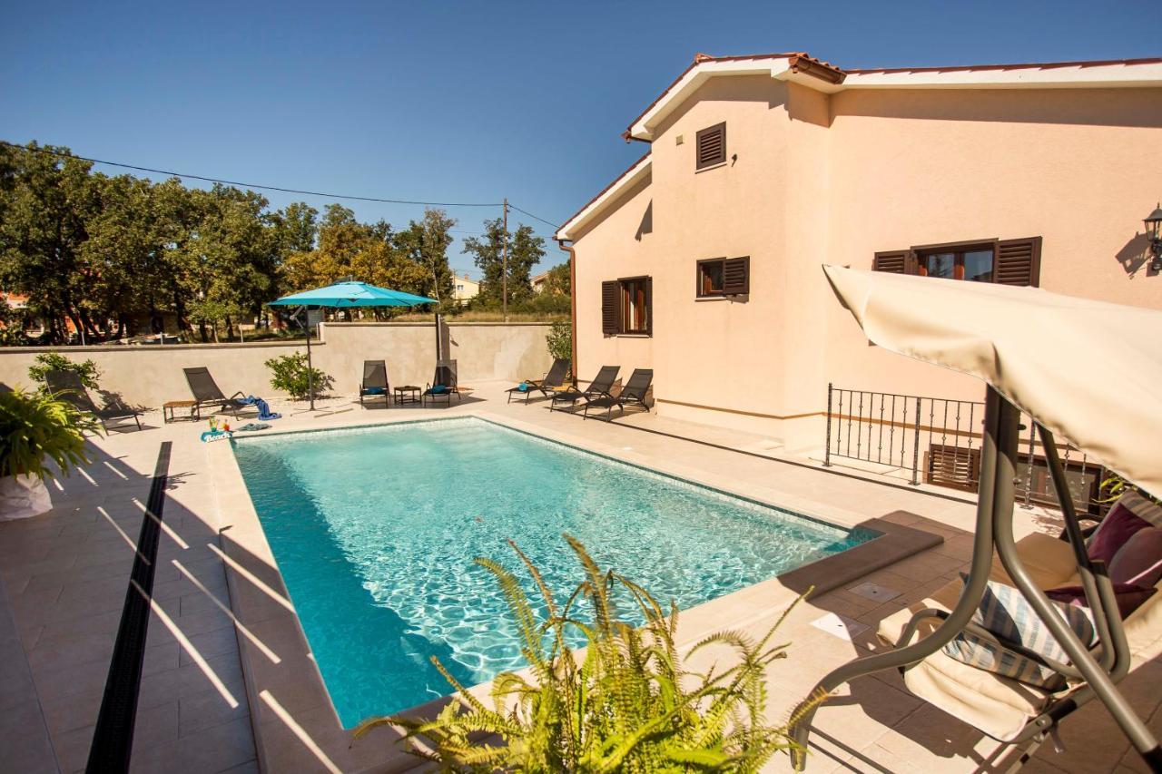 Holiday House Alex روفينج المظهر الخارجي الصورة