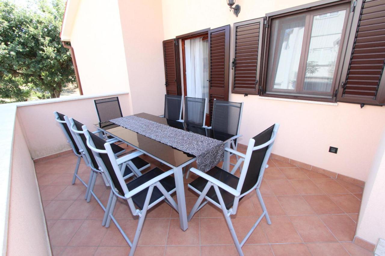 Holiday House Alex روفينج المظهر الخارجي الصورة
