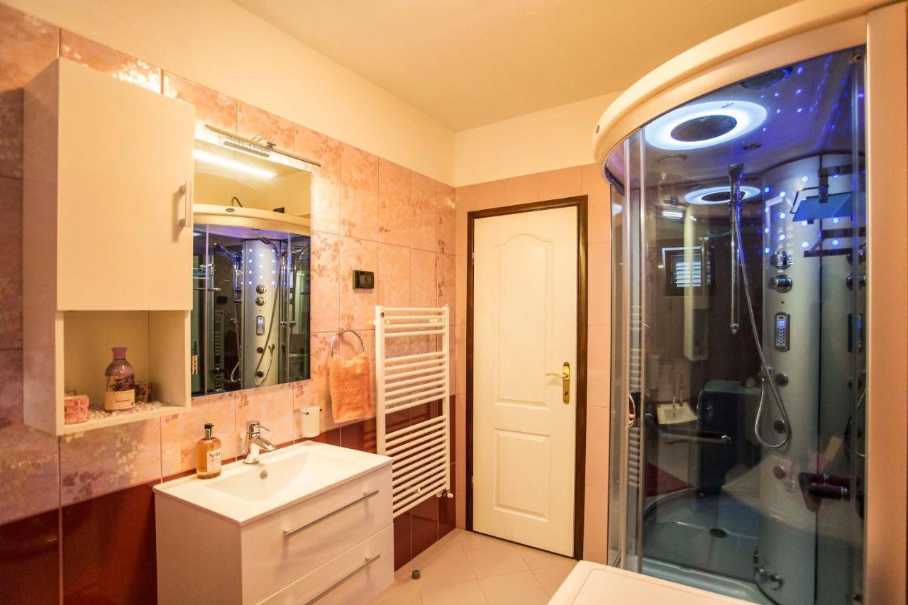 Holiday House Alex روفينج المظهر الخارجي الصورة